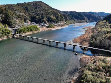 高知県いの町 上空から見た名越屋沈下橋 高知県いの町 上空から見た名越屋沈下橋 名越屋沈下橋,沈下橋,橋の写真素材