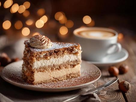 モンブランケーキとラテの写真