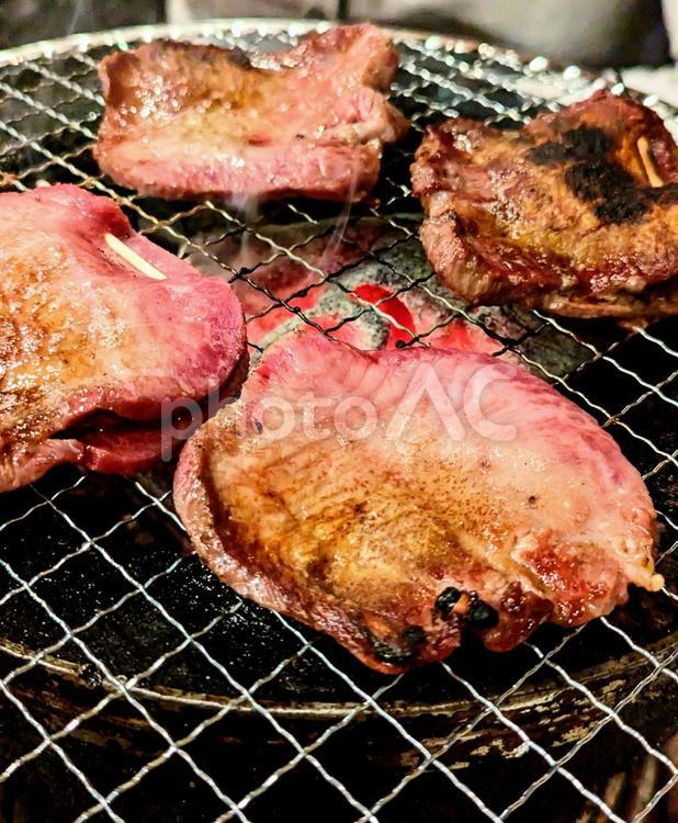タンの炭焼き 食事,焼肉,タンの写真素材