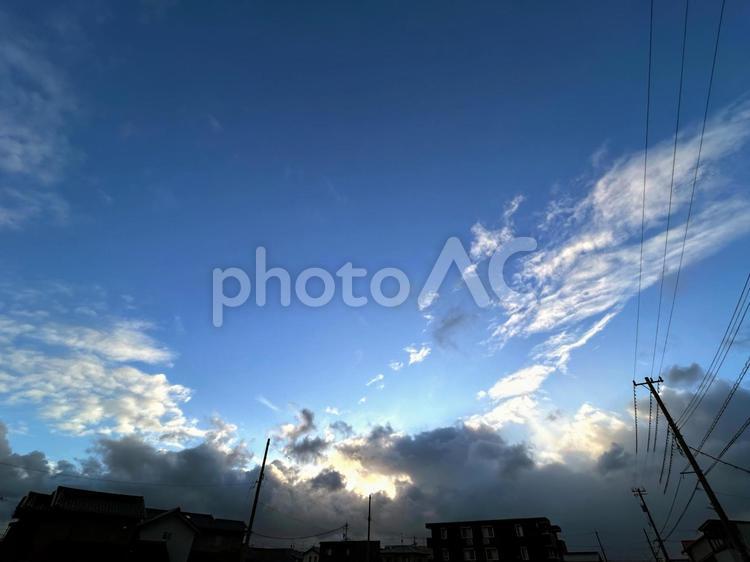 夕空、家並み、シルエット 電線,家並み,電柱の写真素材