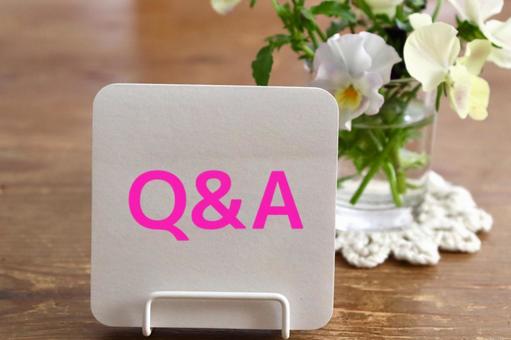 メモ帳とお花 Q&Aイメージ メモ帳とお花 Q&Aイメージ キューアンドエー,q&a,質問の写真素材