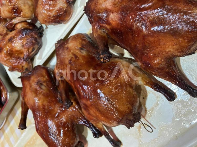鳥の丸焼き　複数 鳥,料理,丸焼きの写真素材