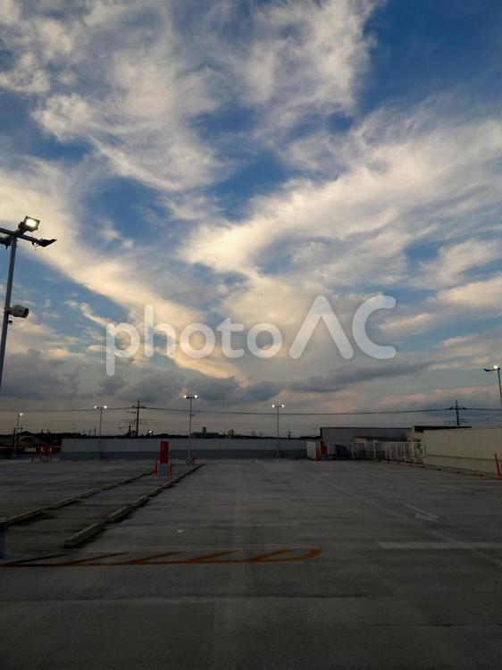 屋上の夕焼け 夕焼け,空,雲の写真素材