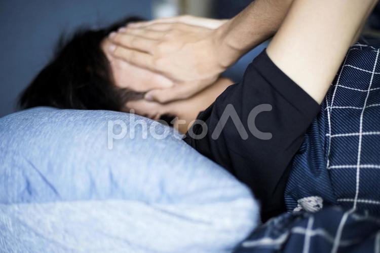 睡眠・男性 人物,男性,男の写真素材