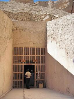 王家の谷 墓入口 エジプト 王家の谷 墓入口 エジプト 王家の谷,ルクソール,墓の写真素材