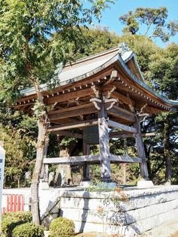 秋の飯山観音・境内の鐘楼堂(厚木市) 秋の飯山観音・境内の鐘楼堂(厚木市) 秋,あつぎ飯山温泉郷,厚木市の写真素材