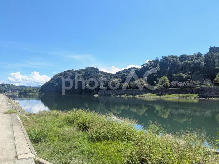 夏の球磨川と人吉城跡の石垣 夏の球磨川と人吉城跡の石垣 球磨川,人吉城,人吉城跡の写真素材