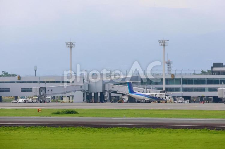 朝の翼音（よくおん） 飛行機,航空機,旅客機の写真素材