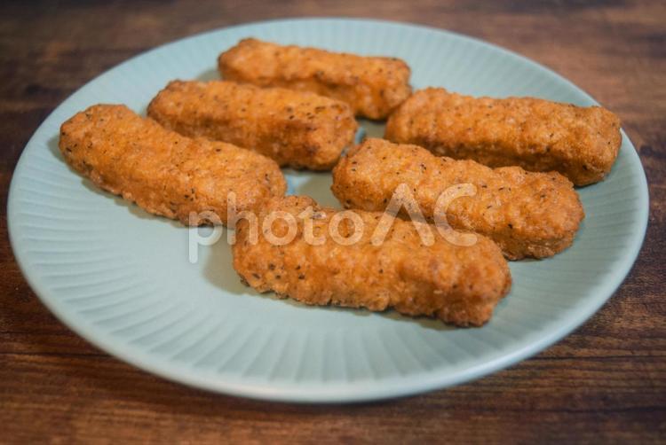 揚げたて熱々のチキンフィレオ チキンフィレオ,ファストフード,おつまみの写真素材