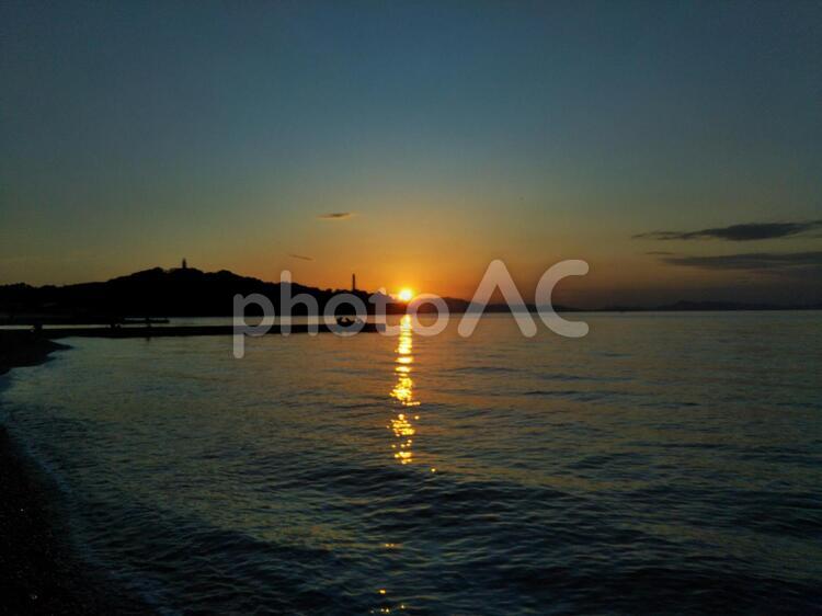 長松海岸の夕陽　シリーズ　 日暮れ,水域,海の写真素材