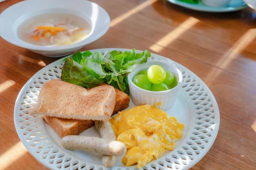 洋風モーニングの朝食 洋風モーニングの朝食 朝食,洋食,トーストの写真素材