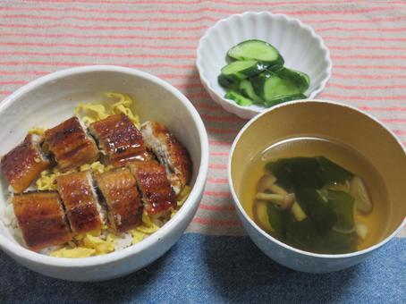 Grilled eel on rice, JPG Grilled eel on rice, JPG
