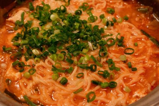 キムチ鍋の締めは旨辛ラーメン1 キムチ鍋,鍋,キムチの写真素材