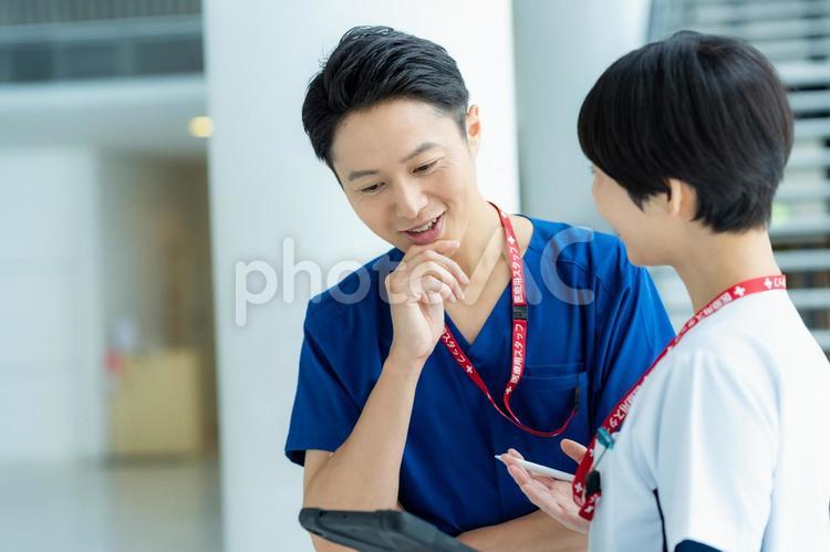 病院で働く医療スタッフ 医師,看護師,医療スタッフの写真素材
