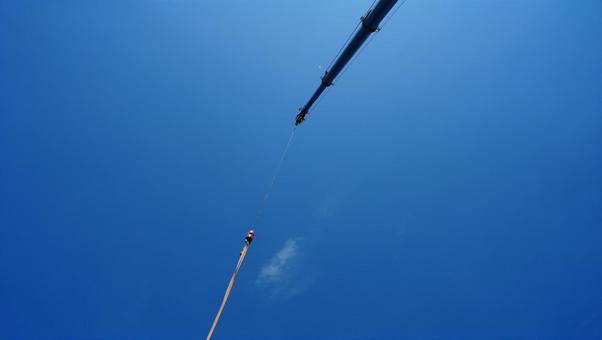 Blue sky and crane, JPG Blue sky and crane, JPG