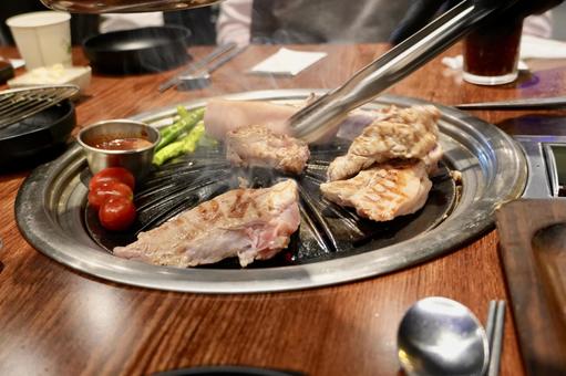 韓国・本場の豚焼肉② 韓国・本場の豚焼肉② 豚肉,レストラン,夕食の写真素材