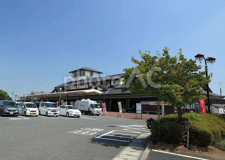 晴れた日の「道の駅しもつま」全景 道の駅しもつま,道の駅,ドライブインの写真素材