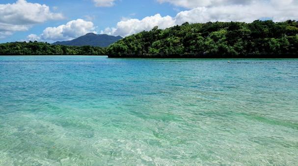 海　川平湾 海辺,ビーチ,波打ち際の写真素材