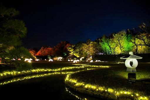 ライトアップされた岡山後楽園の小川 ライトアップされた岡山後楽園の小川 岡山後楽園,小川,秋の幻想庭園の写真素材