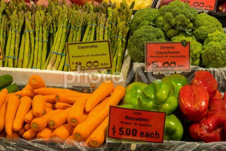 海外の市場に並ぶ野菜 食べ物,フレッシュ,旅行の写真素材