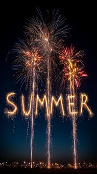 夜空に輝く花火で描かれたサマーの文字 夜空に輝く花火で描かれたサマーの文字の写真