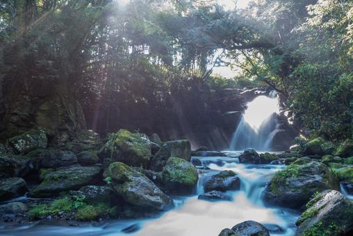 熊本県　夏の夫婦滝 熊本県,熊本,九州の写真素材