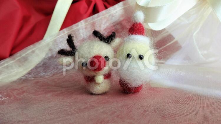 サンタクロースとトナカイ 1 クリスマス,クリスマスカード,サンタクロースの写真素材