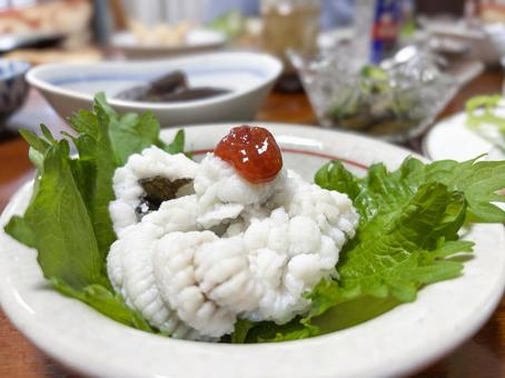 京都の夏の味覚、鱧の落とし(梅肉あえ) 京都の夏の味覚、鱧の落とし(梅肉あえ) ハモ,鱧の落とし,鱧落としの写真素材