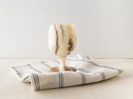 オニキスのゴブレット 食器,ゴブレット,ワイングラスの写真素材