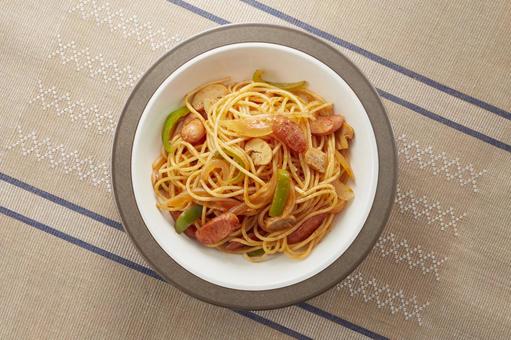 ナポリタンスパゲッティ 真俯瞰 ナポリタンスパゲッティ 真俯瞰 ナポリタン,スパゲティ,パスタの写真素材