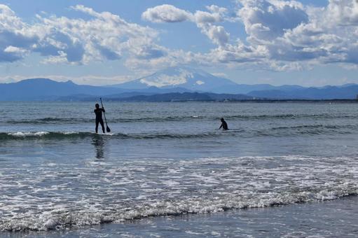 湘南・海辺のシルエット 湘南・海辺のシルエット 湘南,海,鵠沼海岸の写真素材