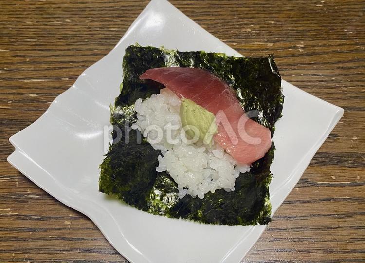 まぐろ鉄火巻き寿司　山葵　海苔 まぐろ,大トロ,中トロの写真素材