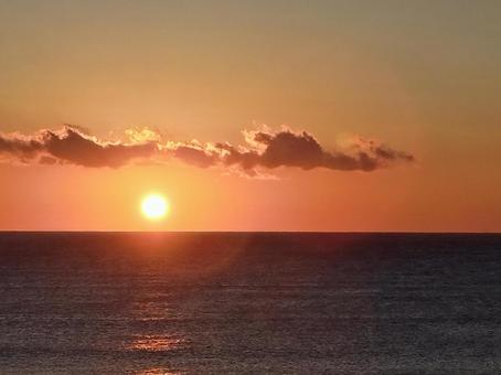静岡河津・日の出 静岡県河津,日の出,早朝の写真素材