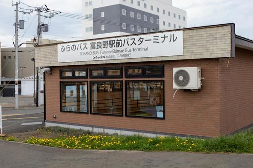 富良野駅前バスターミナル待合所 富良野駅前バスターミナル待合所 鉄道,駅前,バスターミナルの写真素材