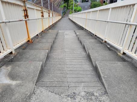 古い歩道橋 古い歩道橋 歩道橋,階段,渋谷の写真素材