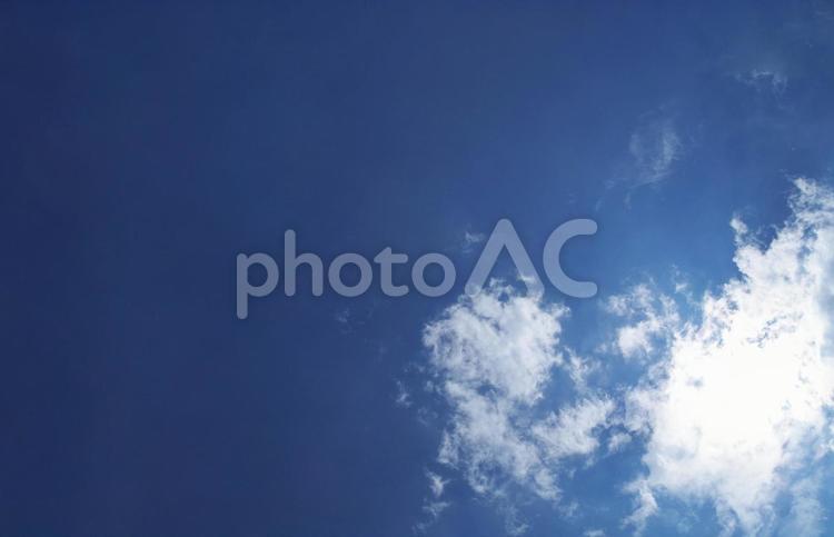 空と雲 余白,スペース,青空の写真素材