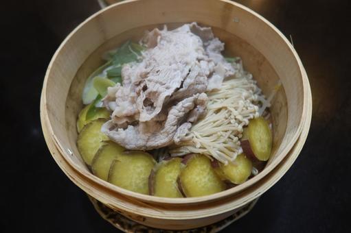 Photo, a steamer, steamed dishes, pork, 