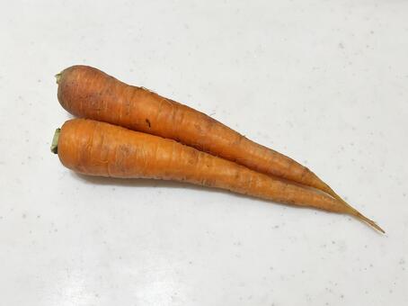 にんじん2本 にんじん,野菜,オレンジ色の写真素材