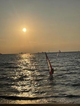 海のきらめき 海,夕方,波の写真素材