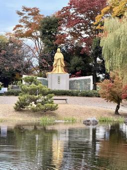 秋の夕方　福井県紫式部公園 紫式部公園,福井県,庭園の写真素材