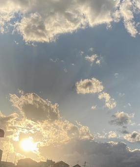 光り輝く空 光り輝く空の写真