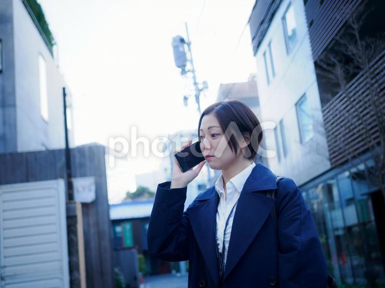 27：外出するビジネスウーマン 女性,女の子,人物の写真素材
