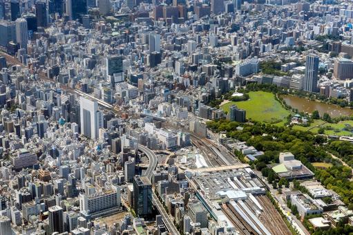 上野駅上空から御徒町方向を空撮 上野駅上空から御徒町方向を空撮 空撮,上野駅,上野の写真素材