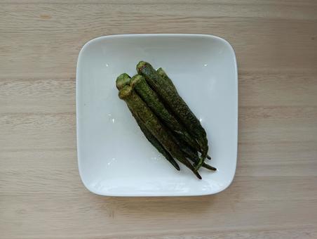 素揚げしたオクラ 素揚げしたオクラ 素揚げ,オクラ,料理の写真素材