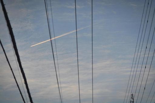 Power lines sky and contrails, JPG Power lines sky and contrails, JPG