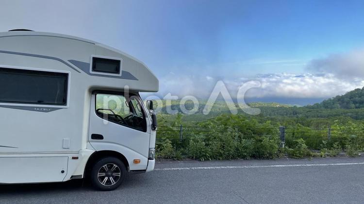 北海道ニセコの「神仙沼」周辺の山道 北海道,ニセコ,神仙沼の写真素材