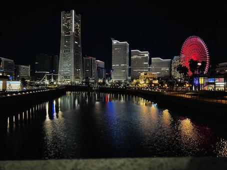 横浜の夜景と観覧車 横浜の夜景と観覧車 横浜,夜景,観覧車の写真素材