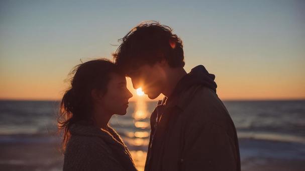 海辺で愛を語る瞬間 海辺で愛を語る瞬間の写真