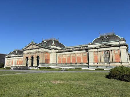 夕方の明治古都館 レンガ造り,レトロ,京都の写真素材