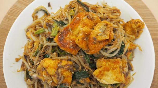 手作り・もやしと鯖と油揚げのカレー炒め もやしと鯖と油揚げのカレー炒め,手作り,もやしの写真素材